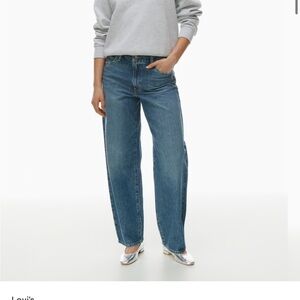 NWT sold out Aritzia Levi’s baggy dad jeans in paradise found